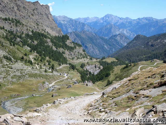 via di discesa dal rifugio miserin